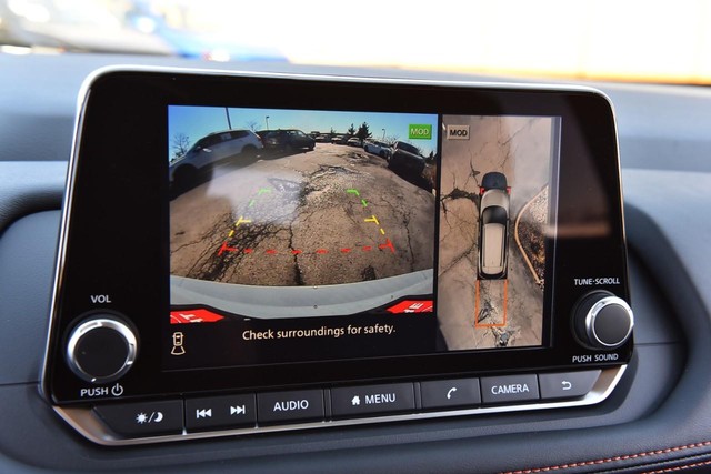 Nissan Rogue Vehicle Image 13