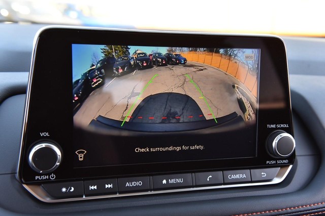 Nissan Rogue Vehicle Image 16