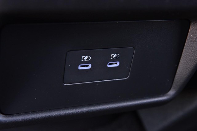 Nissan Rogue Vehicle Image 26