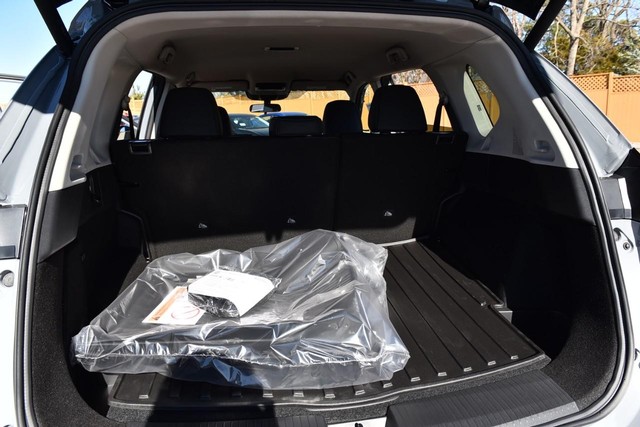 Nissan Rogue Vehicle Image 27