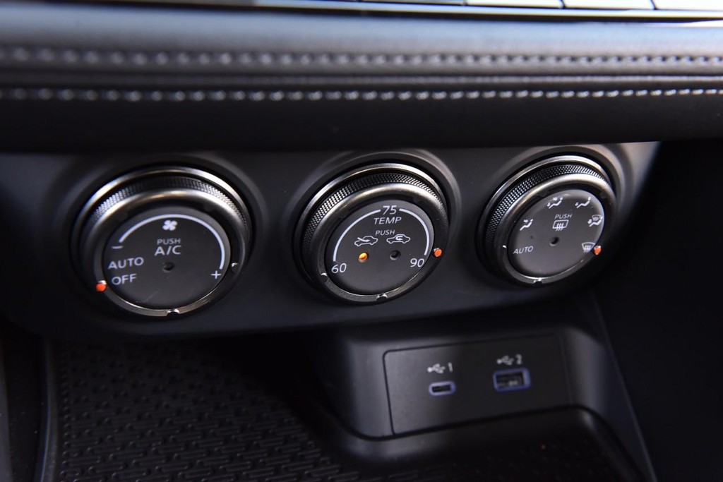 Nissan Z Vehicle Image 17