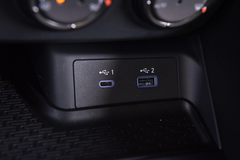 Nissan Z Vehicle Image 18