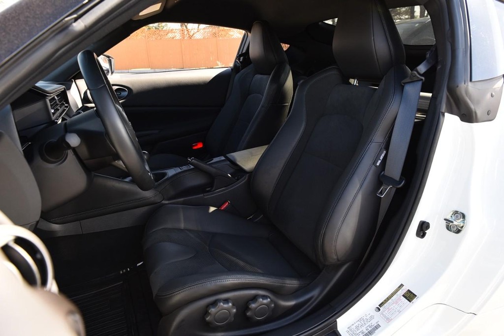 Nissan Z Vehicle Image 24