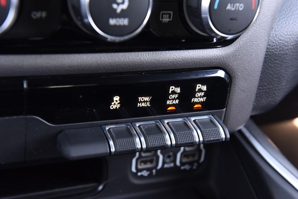 Ram 1500 Vehicle Image 18