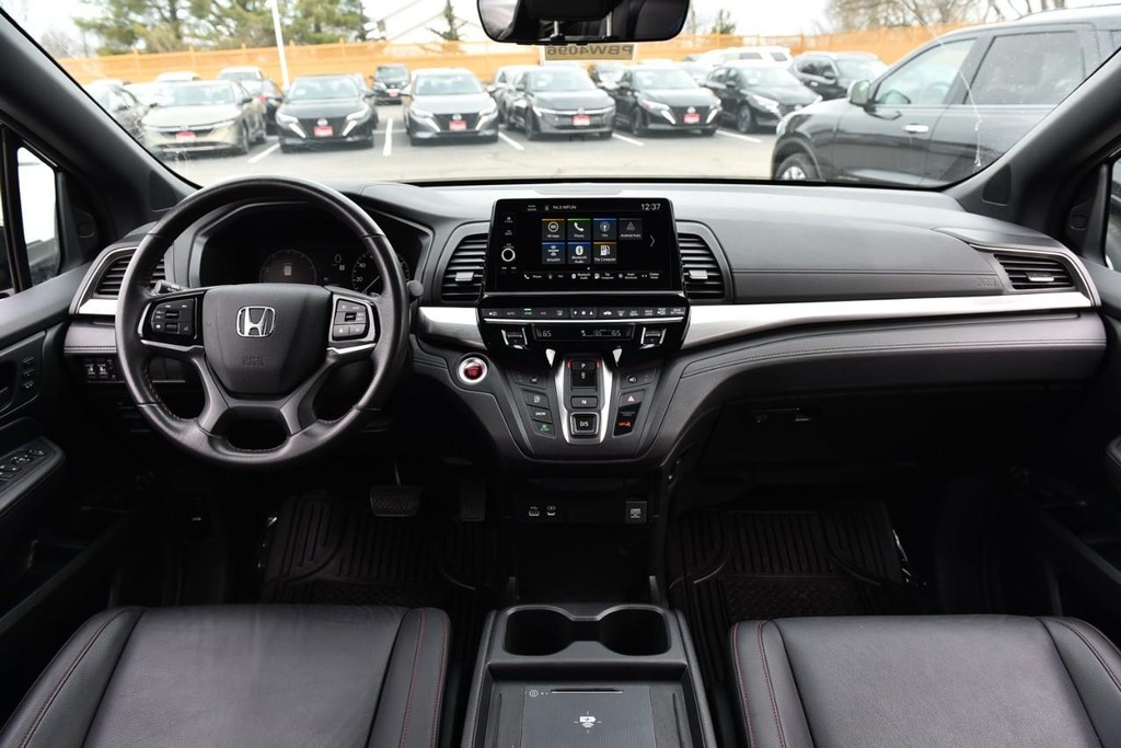 Honda Odyssey Vehicle Full-screen Gallery Image 8
