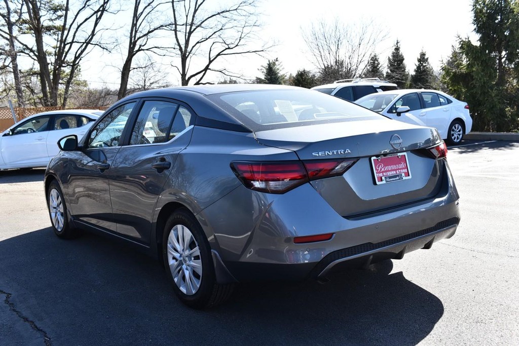 Nissan Sentra Vehicle Image 07