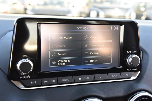 Nissan Sentra Vehicle Image 14