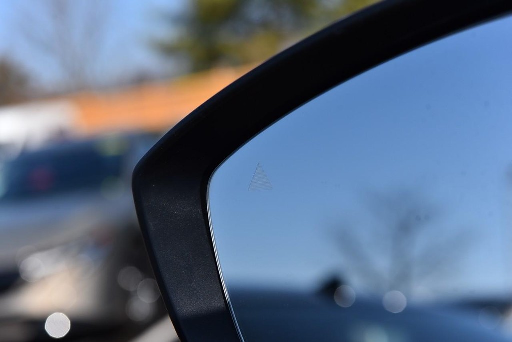 Mazda CX-90 Vehicle Full-screen Gallery Image 11