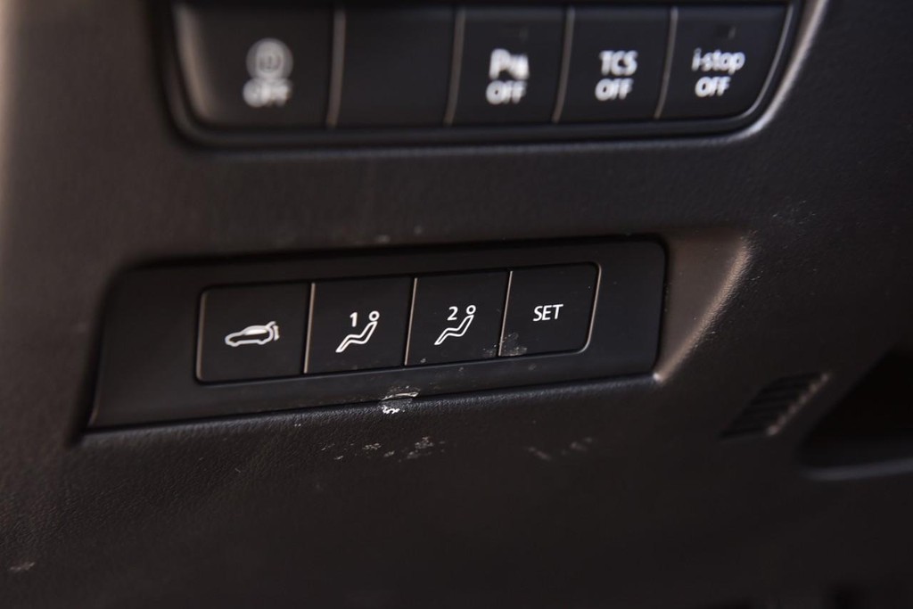 Mazda CX-90 Vehicle Full-screen Gallery Image 12