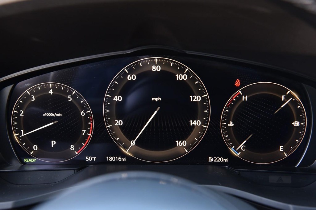 Mazda CX-90 Vehicle Full-screen Gallery Image 13