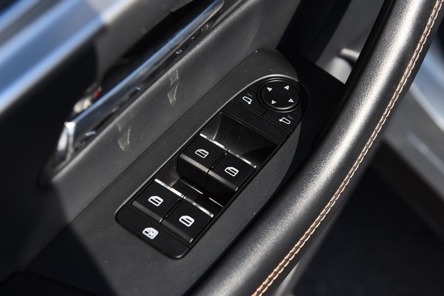 Mazda CX-90 Vehicle Image 09