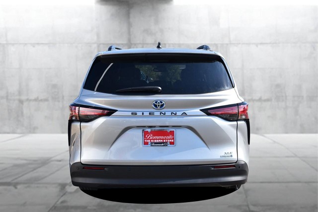 Toyota Sienna Vehicle Image 06