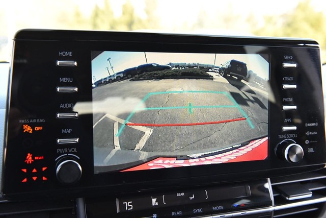 Toyota Sienna Vehicle Image 13