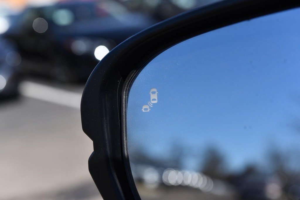 Honda CR-V Vehicle Image 11