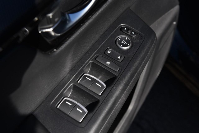 Honda CR-V Vehicle Image 09