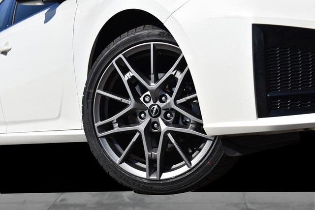 Nissan Altima Vehicle Image 03