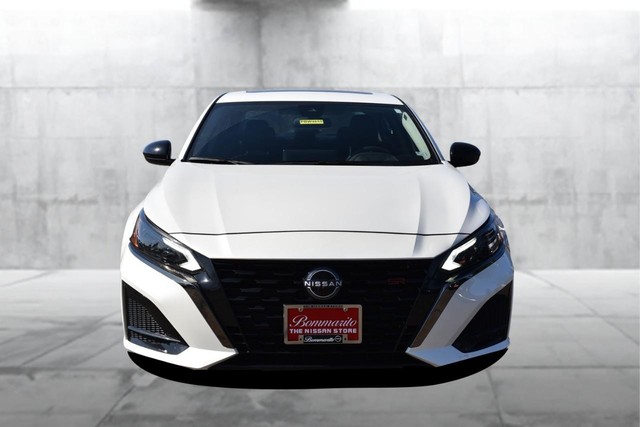 Nissan Altima Vehicle Image 04