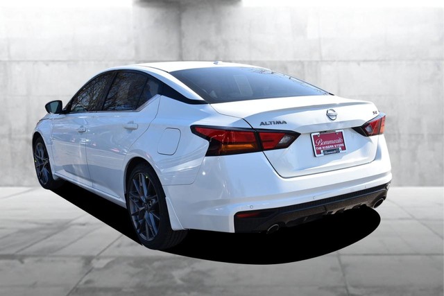 Nissan Altima Vehicle Image 07