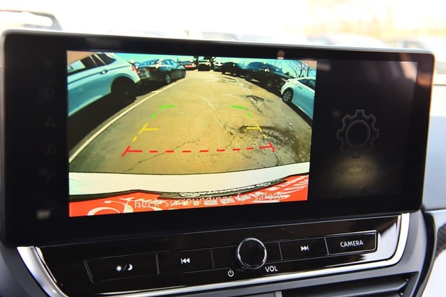 Nissan Altima Vehicle Image 13