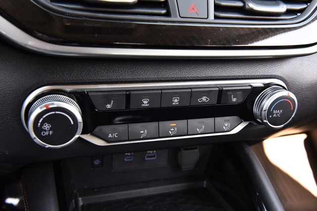 Nissan Altima Vehicle Image 15