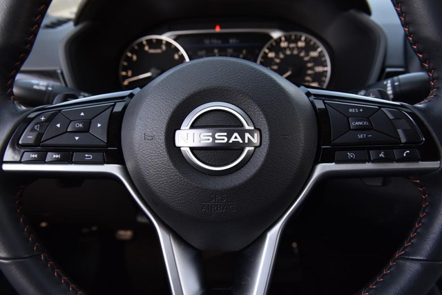 Nissan Altima Vehicle Image 18