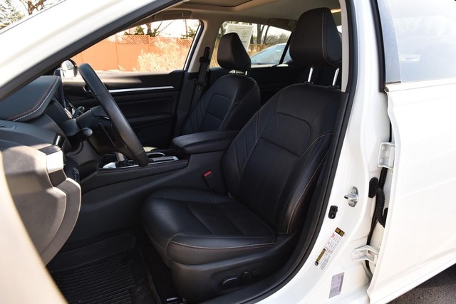 Nissan Altima Vehicle Image 19