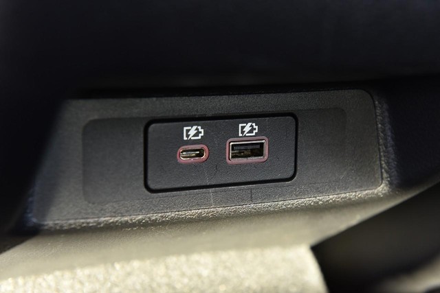 Nissan Altima Vehicle Image 23