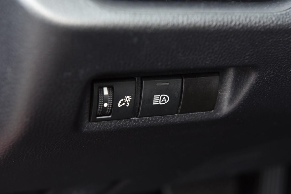 Toyota RAV4 Vehicle Full-screen Gallery Image 10