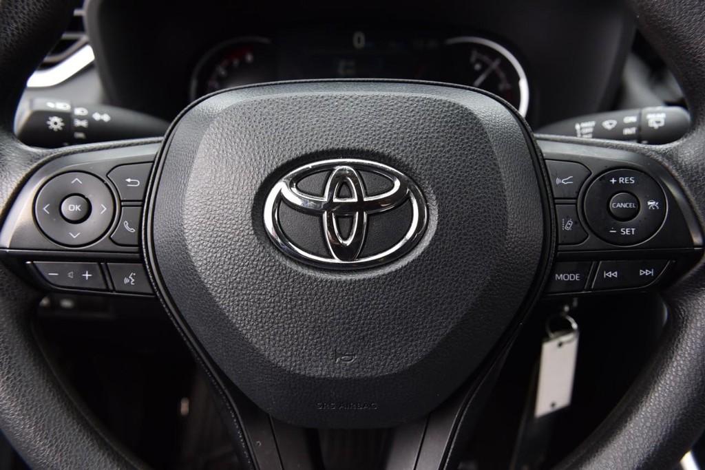 Toyota RAV4 Vehicle Full-screen Gallery Image 17