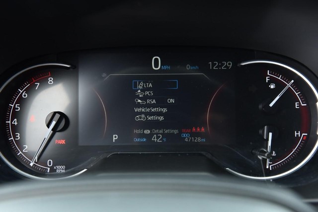 Toyota RAV4 Vehicle Image 11