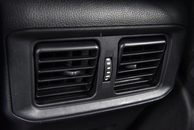 Toyota RAV4 Vehicle Image 21