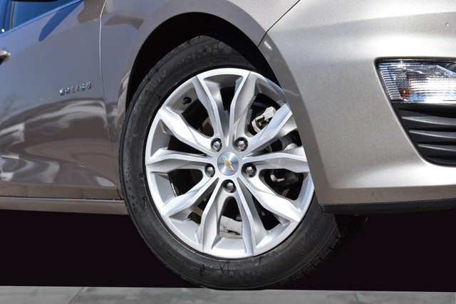 Chevrolet Malibu Vehicle Full-screen Gallery Image 03