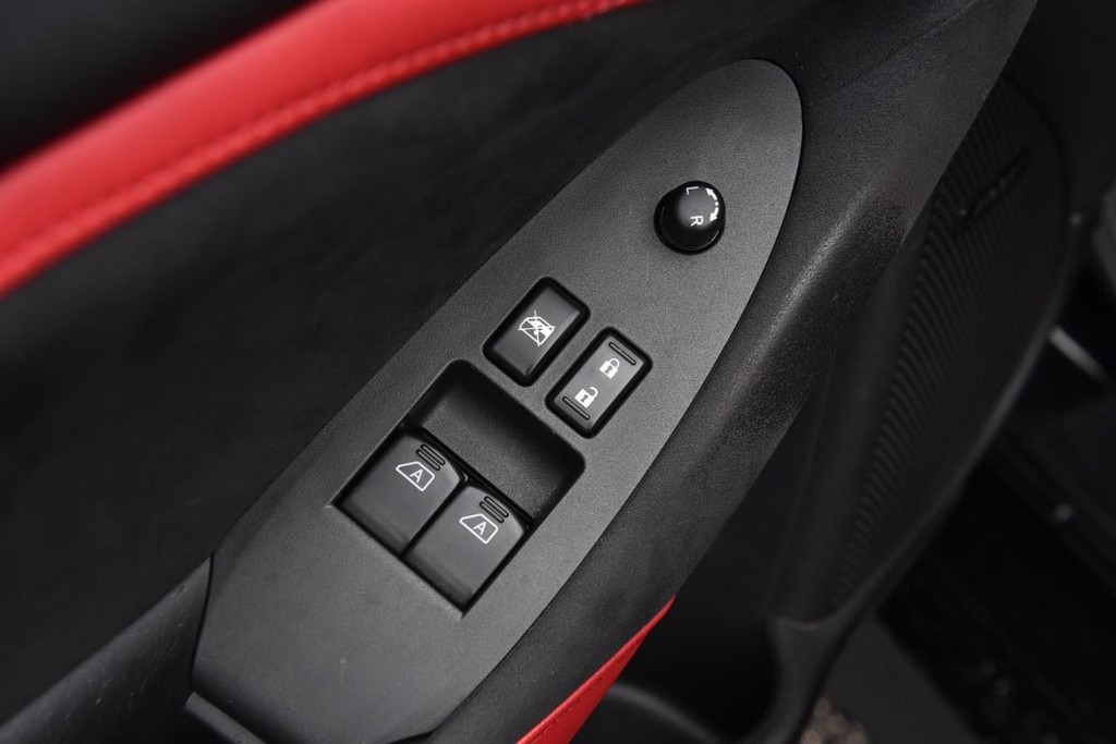 Nissan Z Vehicle Image 10