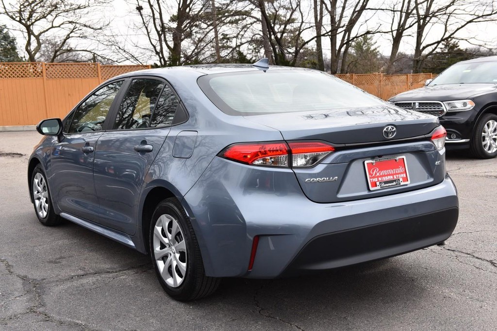 Toyota Corolla Vehicle Full-screen Gallery Image 7