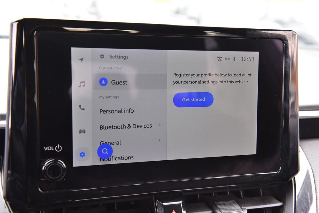 Toyota Corolla Vehicle Full-screen Gallery Image 13