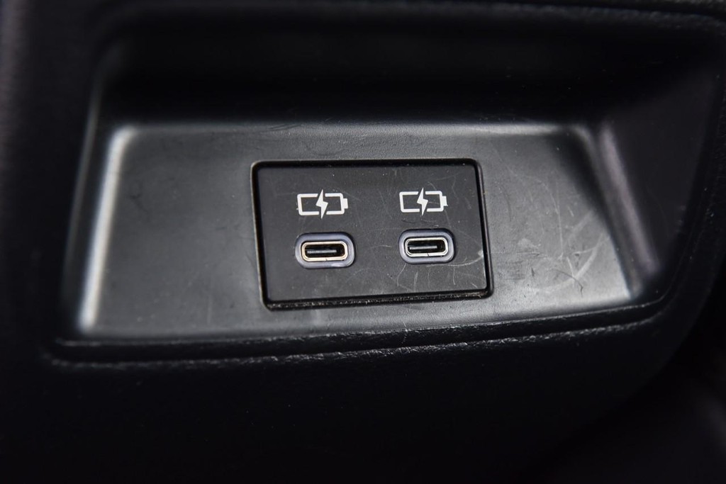 Toyota Corolla Vehicle Full-screen Gallery Image 19