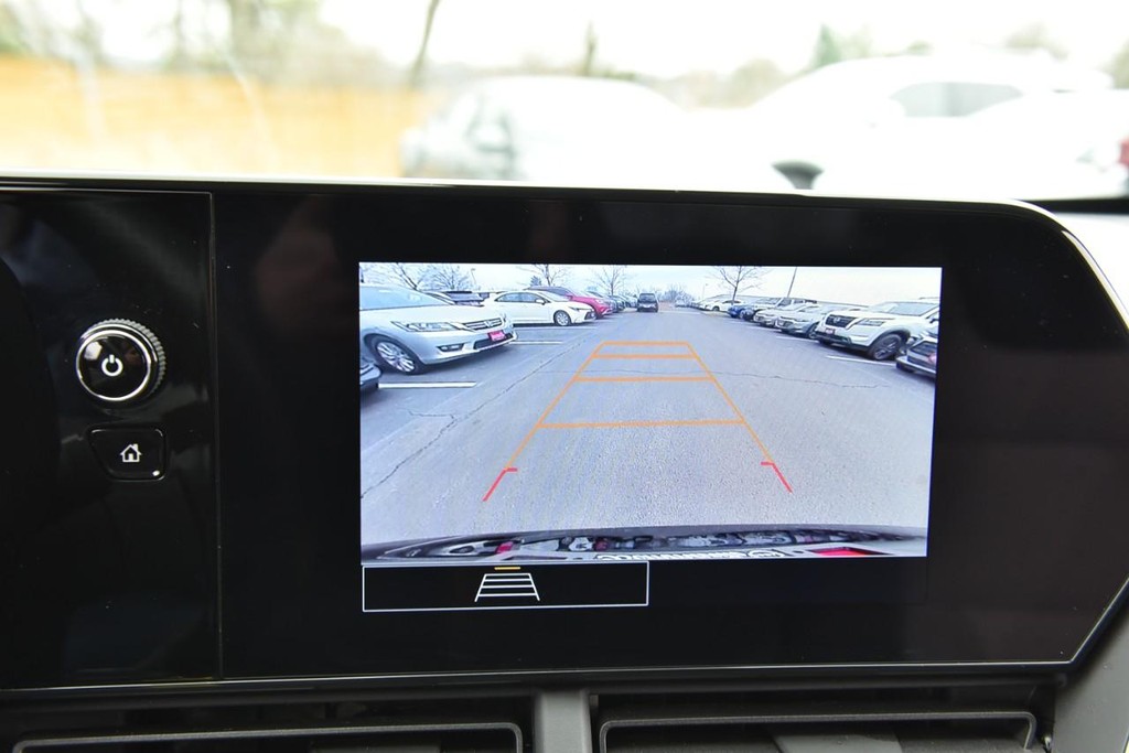 Chevrolet Trax Vehicle Full-screen Gallery Image 13