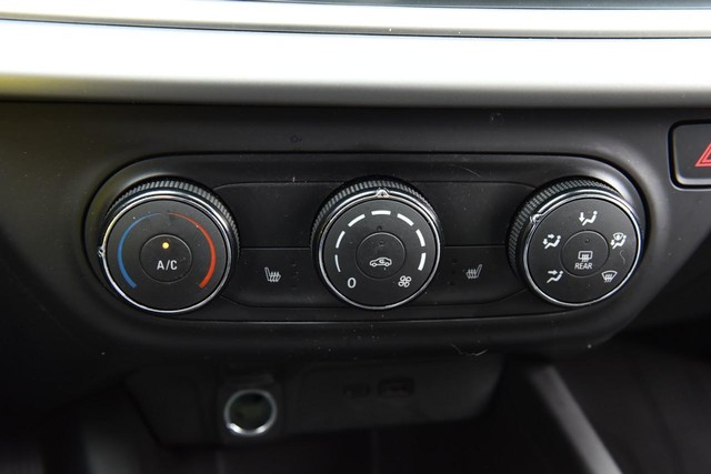 Chevrolet Trax Vehicle Full-screen Gallery Image 15