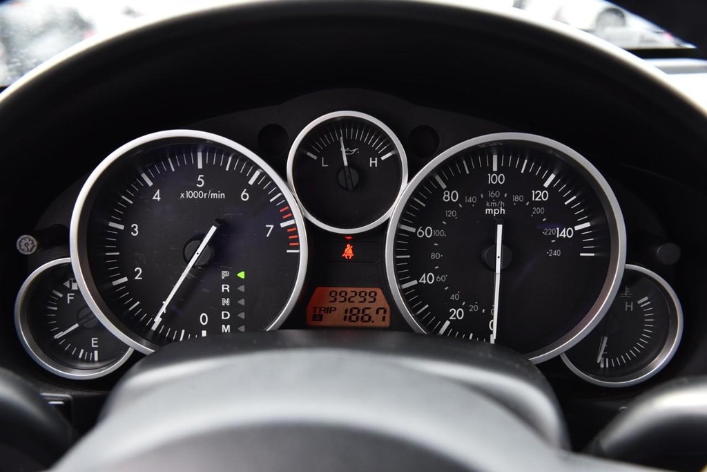 Mazda MX-5 Miata Vehicle Full-screen Gallery Image 14