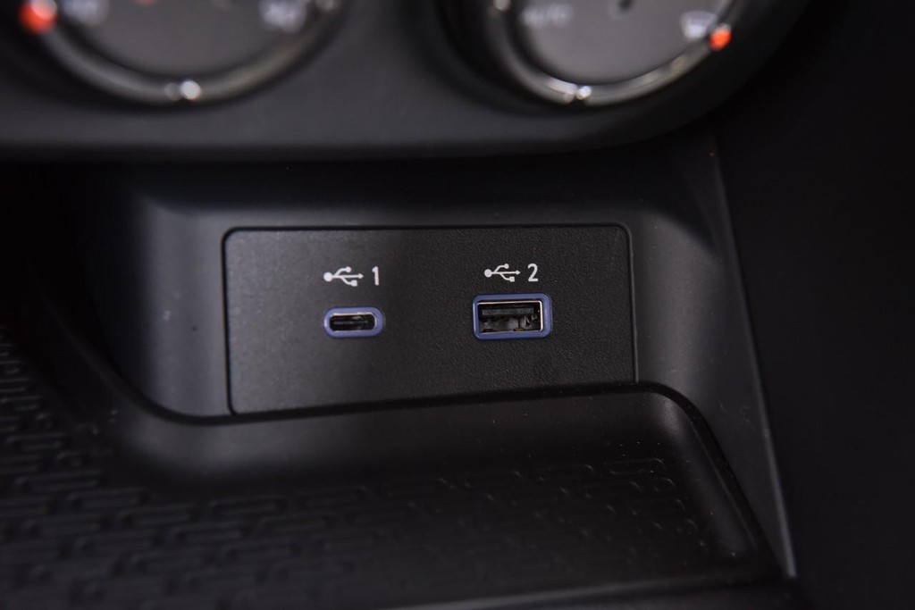 Nissan Z Vehicle Image 17