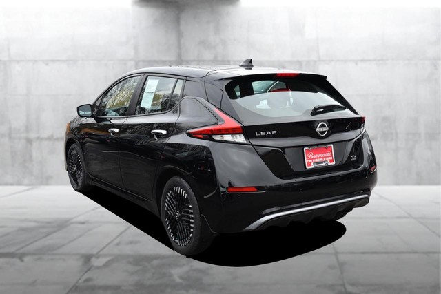 Nissan LEAF Vehicle Image 07