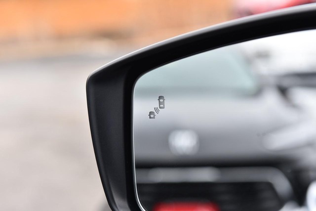 Nissan LEAF Vehicle Image 10