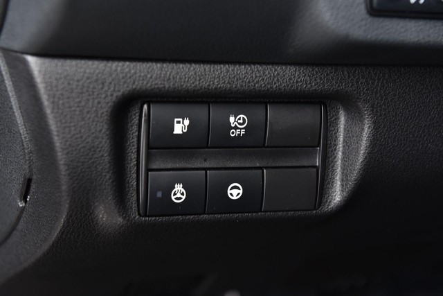 Nissan LEAF Vehicle Image 11