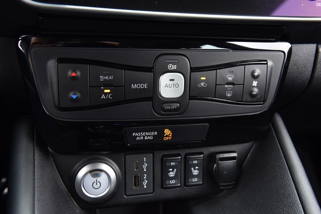 Nissan LEAF Vehicle Image 18