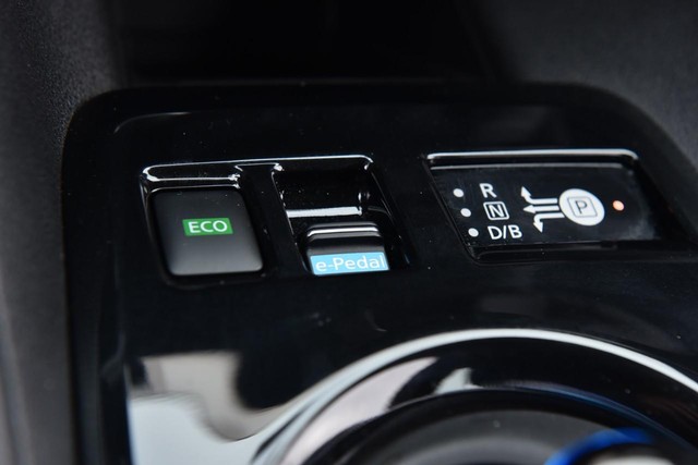 Nissan LEAF Vehicle Image 20