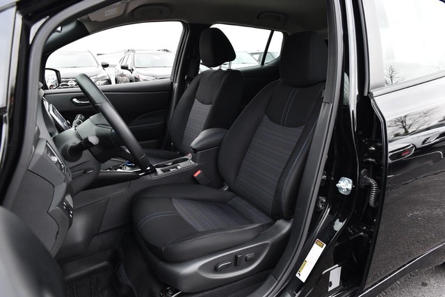 Nissan LEAF Vehicle Image 22