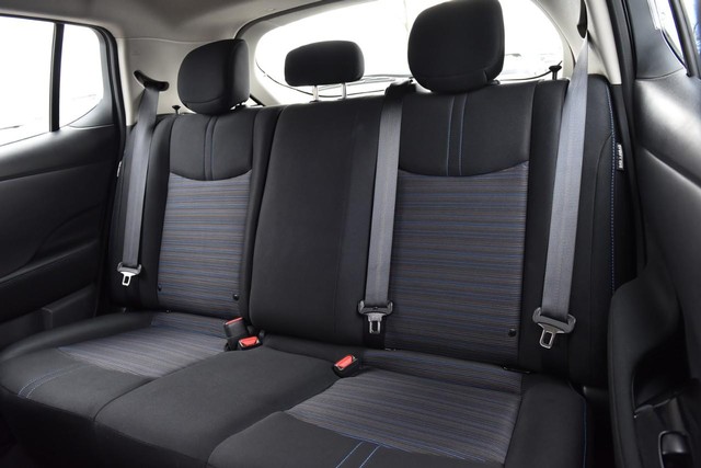 Nissan LEAF Vehicle Image 24