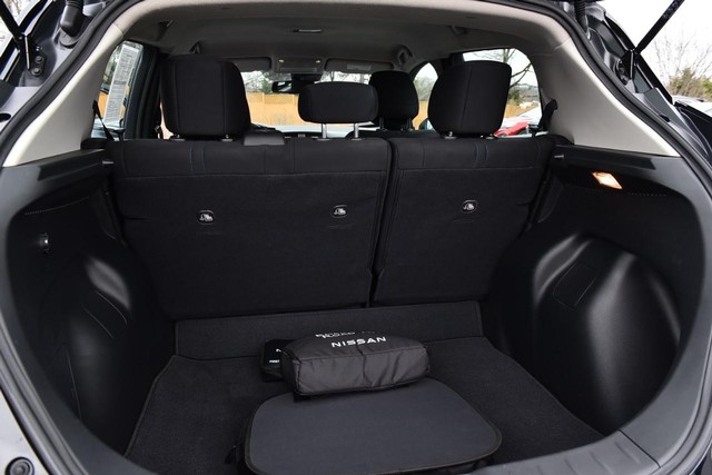 Nissan LEAF Vehicle Image 26