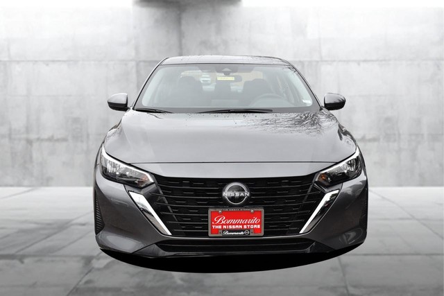 Nissan Sentra Vehicle Image 04