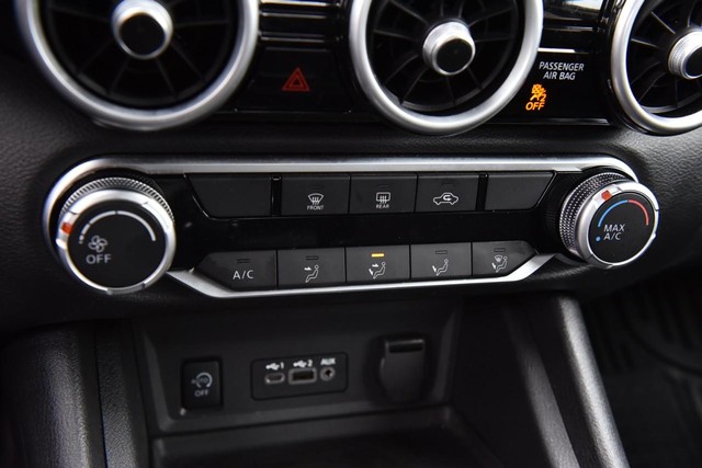 Nissan Sentra Vehicle Image 15